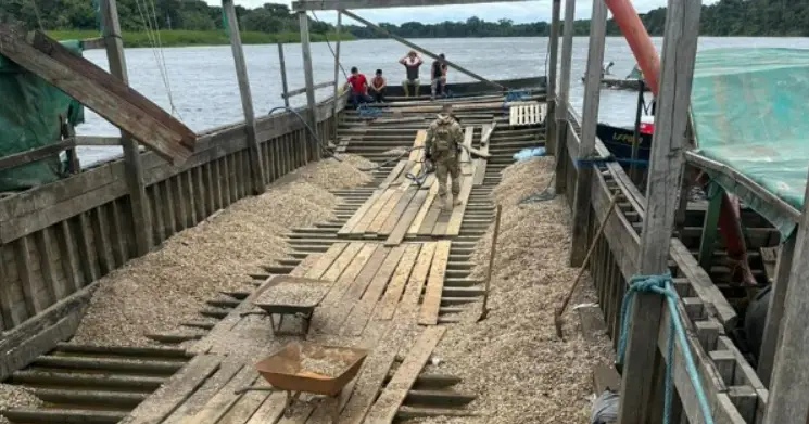 Operação conjunta destrói draga usada em garimpo ilegal no rio Guaporé