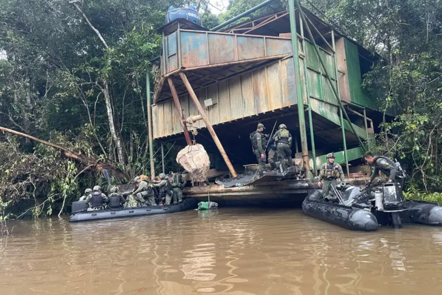 Operação integrada desativa sete áreas de garimpo ilegal na divisa entre Pará e Amapá